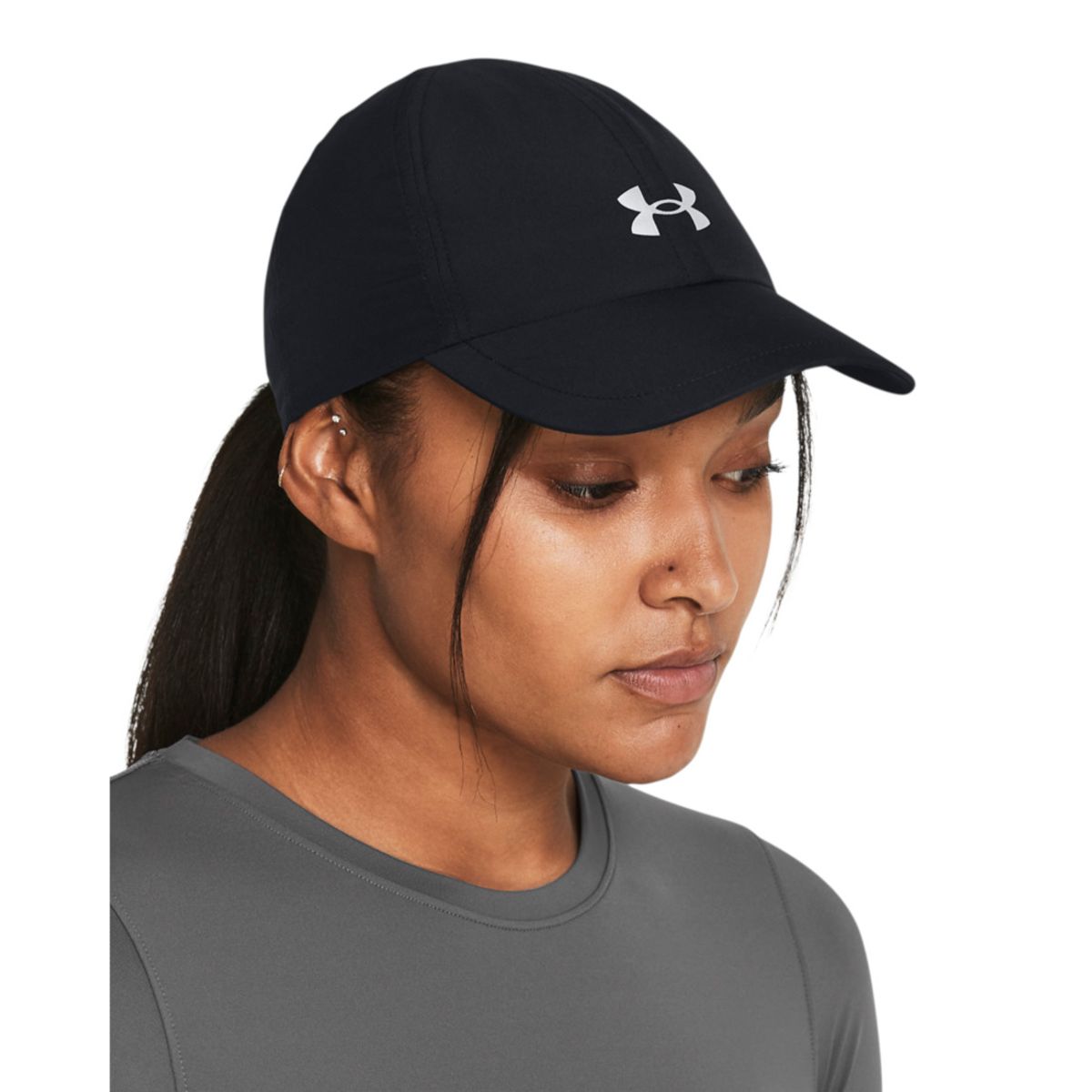 UNDER ARMOUR - Gorra W LAUNCH ADJ Negro 1383482-001-N11 UNDER ARMOUR
