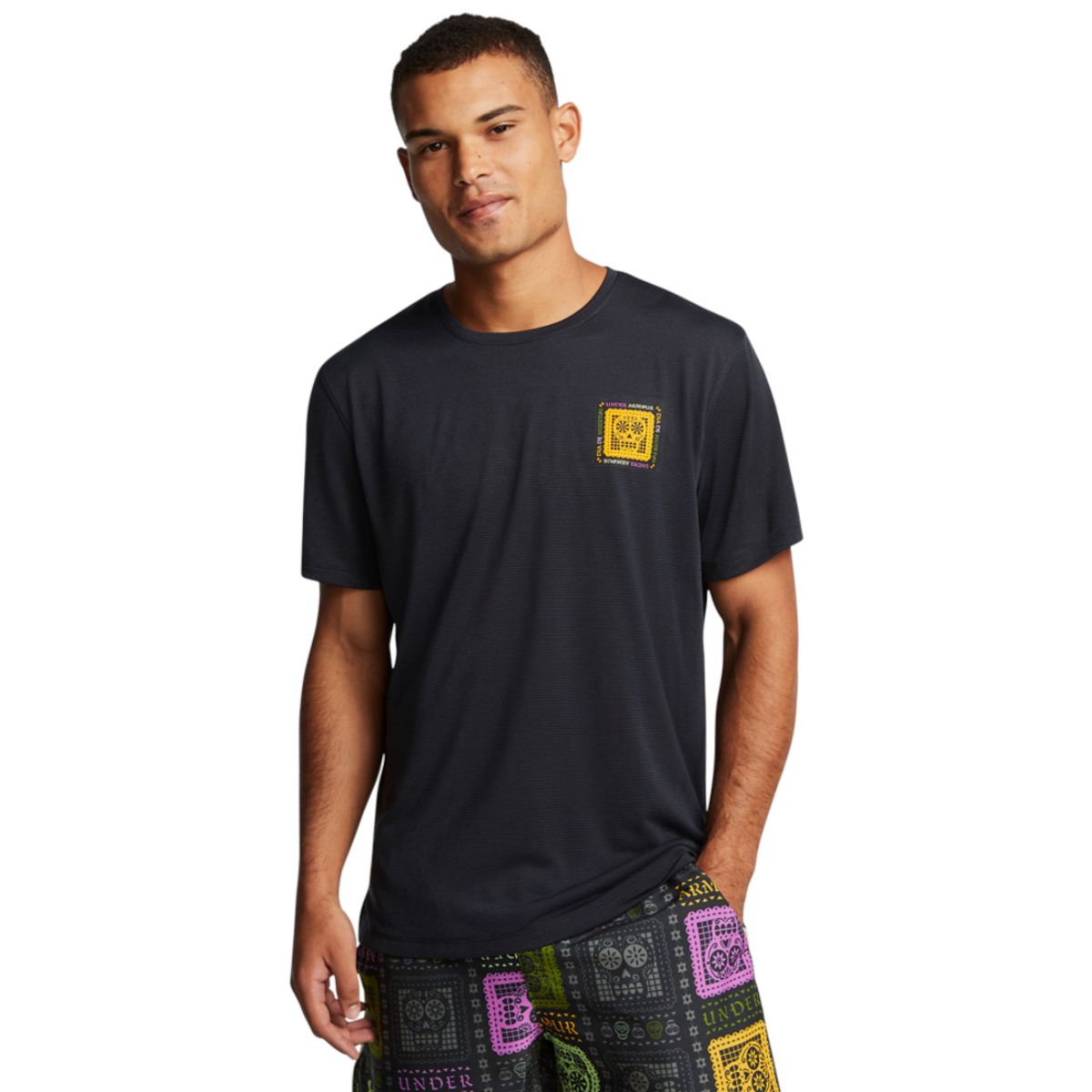 UNDER ARMOUR - Camiseta UA DAY OF THE AD SS Hombre 1387007-001-N11 UNDER ARMOUR.