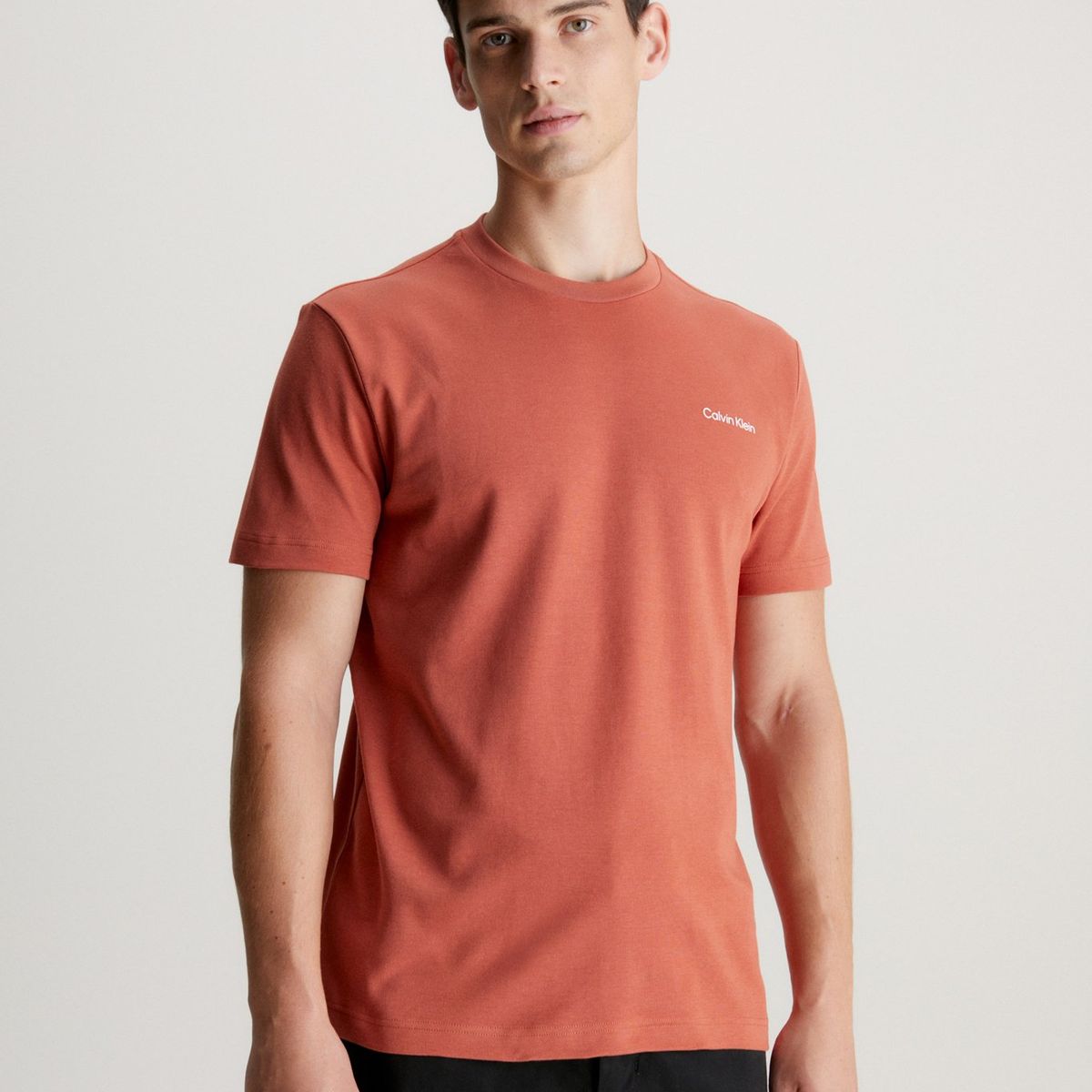 CALVIN KLEIN - Camiseta naranja con micro logo Calvin Klein