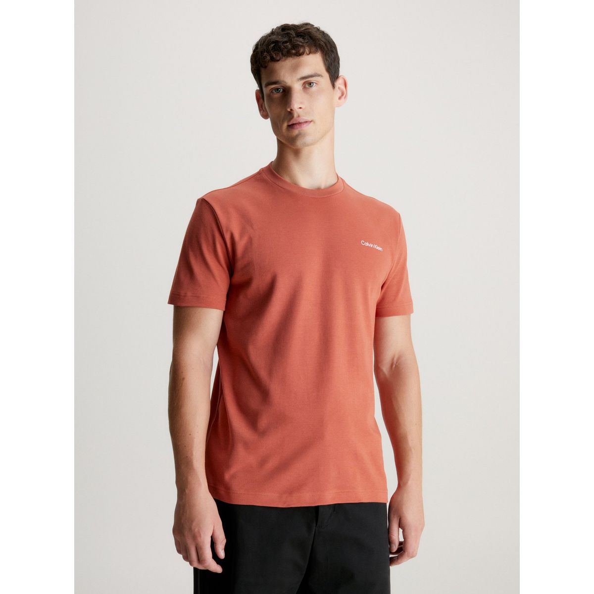 CALVIN KLEIN - Camiseta naranja con micro logo Calvin Klein