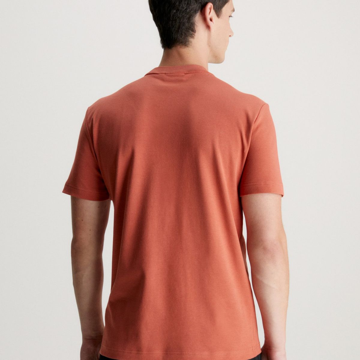 CALVIN KLEIN - Camiseta naranja con micro logo Calvin Klein