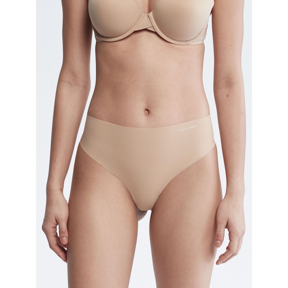 CALVIN KLEIN - Pantie Beige Tipo Tanga Invisible De Cintura Alta Calvin Klein