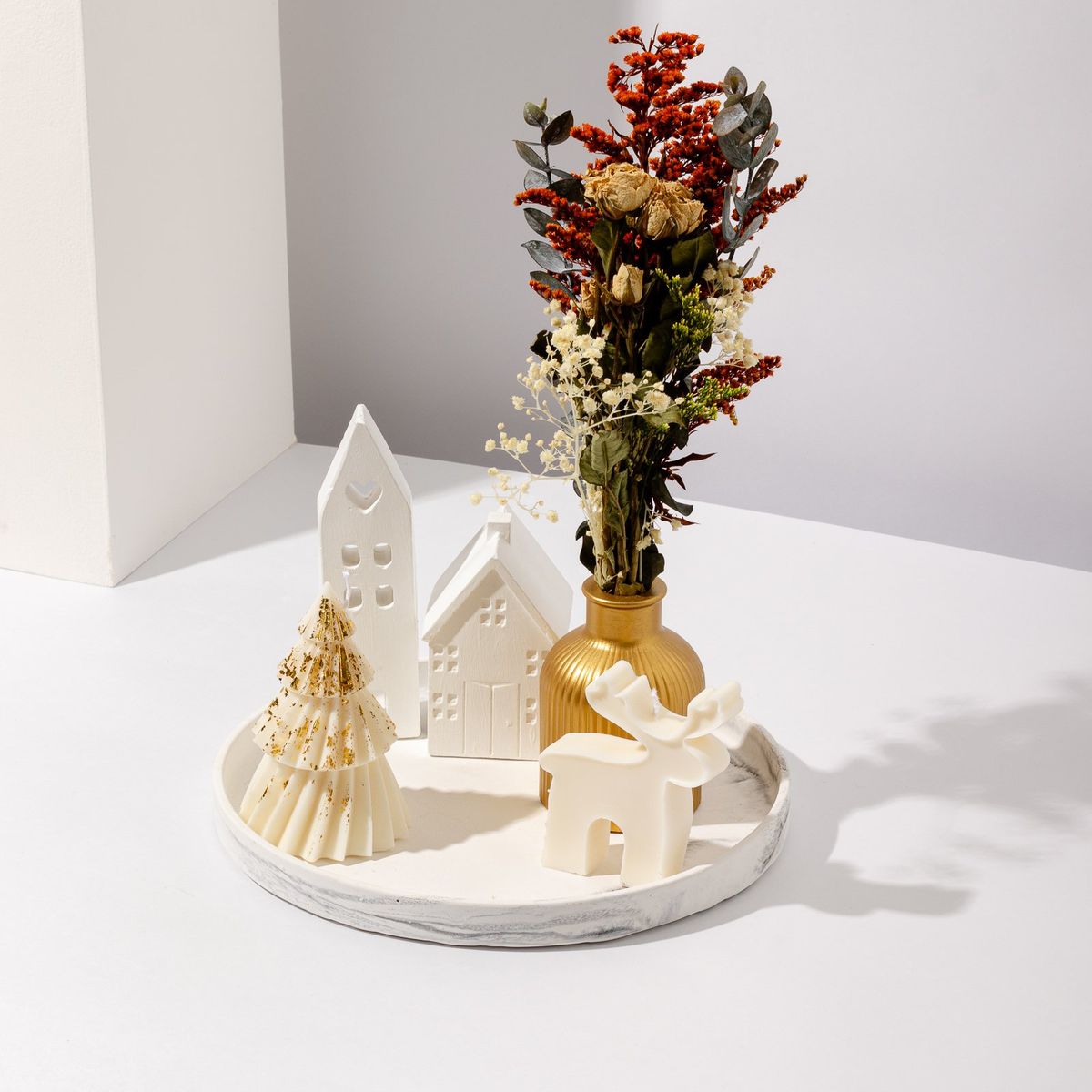 DECORACIONES ALE Y GABI - Centro de mesa navideño adornos velas y jarron