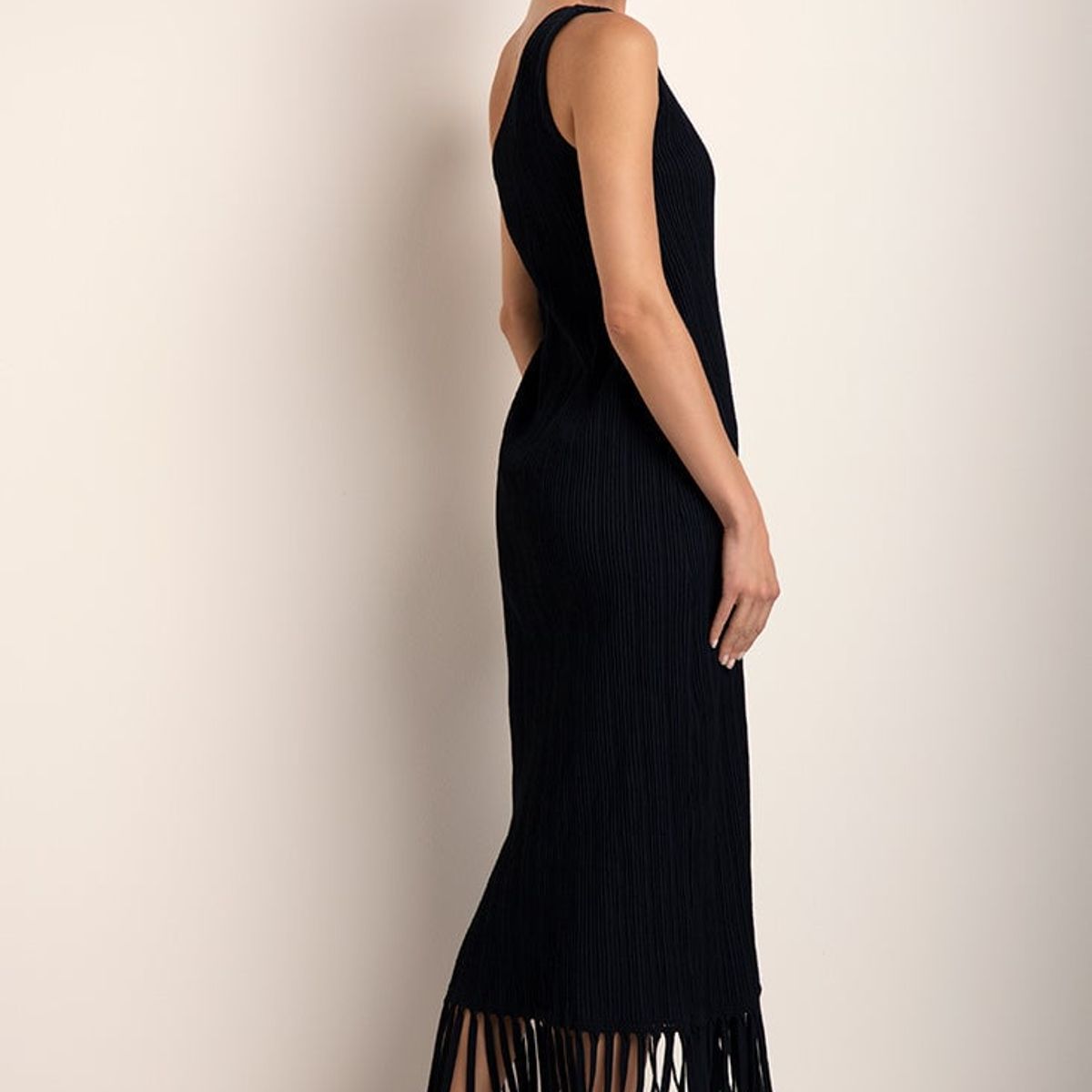 TOUCHE BALNEAIRE - Vestido largo de un hombro en tejido con textura y flecos