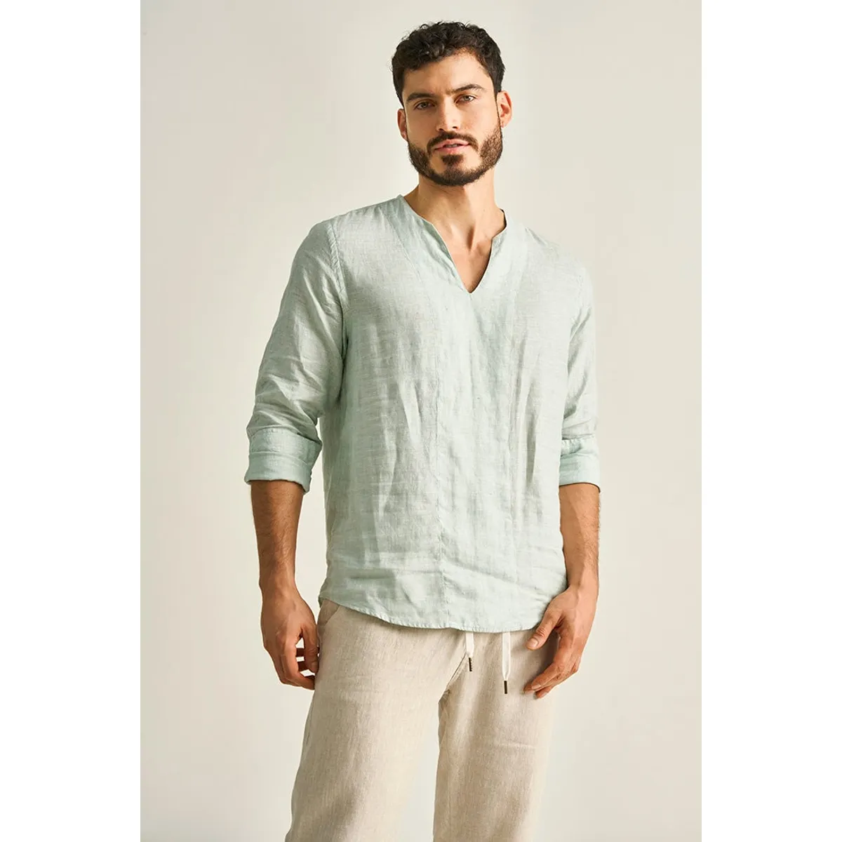 ILOT - CAMISA EN LINO MANGA LARGA CUELLO V SH78041S PARA HOMBRE