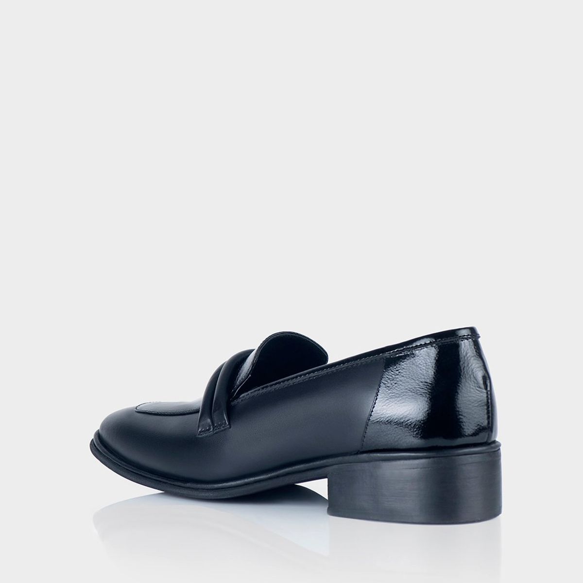 STIVALI - Mocasin Parker Cuero Negro