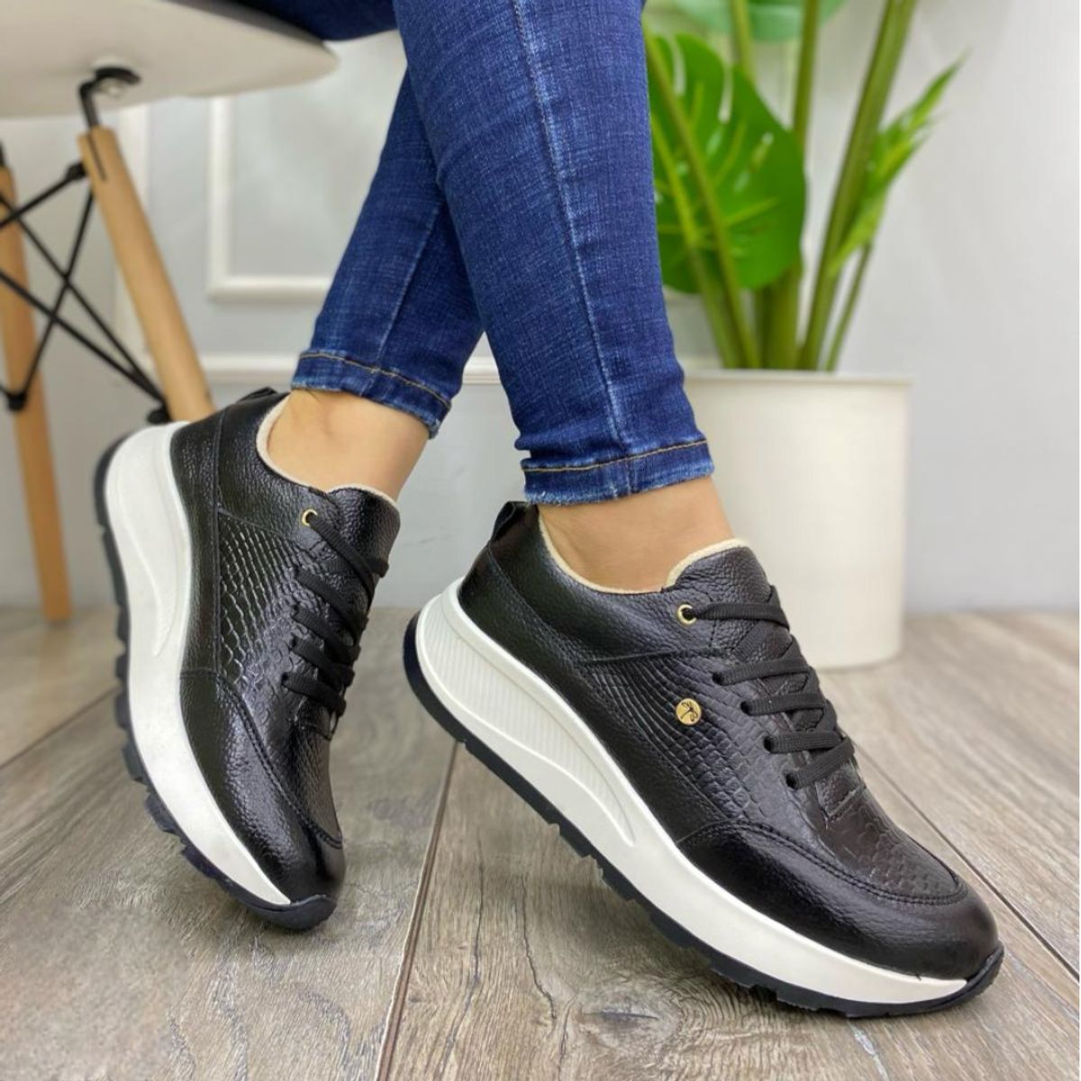 EVEGONZ - Tenis Deportivo en Cuero Zapato Negro de Mujer Calidad y Estilo