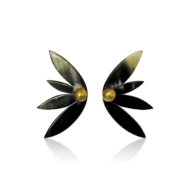 FRANCISCA FERRARI - Arete Petali Corna Francisca Ferrari_.