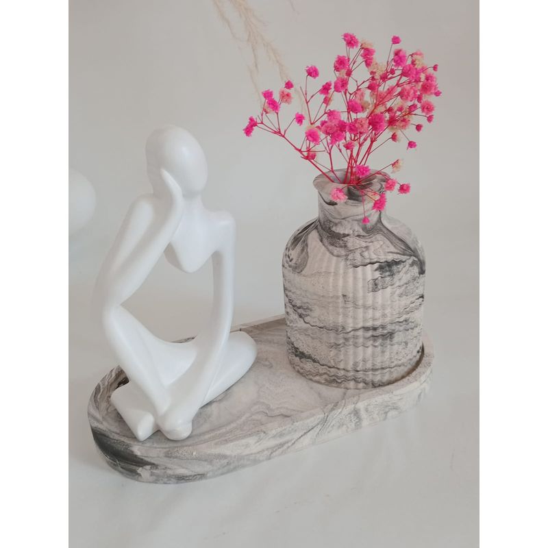 GENERICO - florero marmolado con base marmolada y escultura pensante
