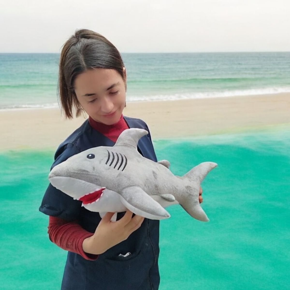 GENERICO - Tiburón de peluche 52 cms gris