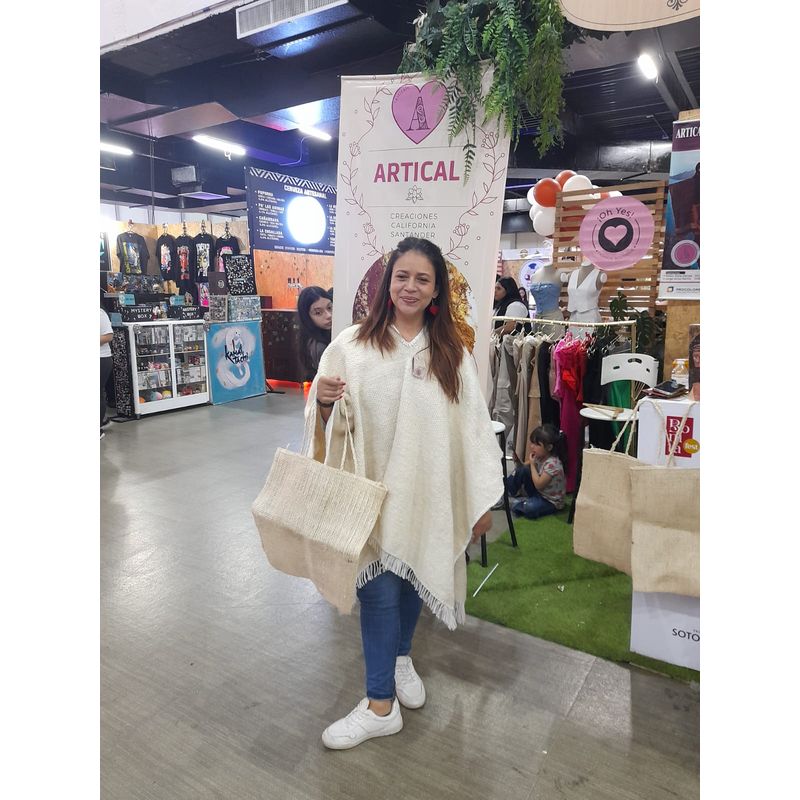 ARTESANAL - ruanas artesanales en lana natural y antialérgica para todas las edades_.