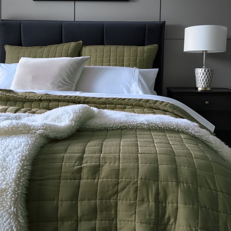 KARYTEX - Edredón Con Ovejero Cama Queen Color Verde Miitar