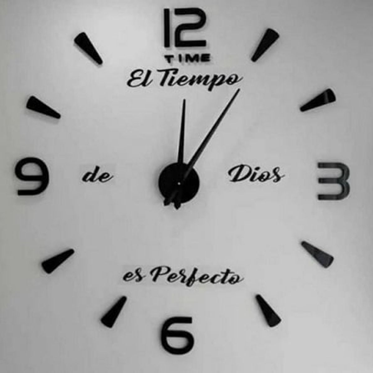 COOL TIME RELOJES - RELOJ DE PARED 3D TAMAÑO GRANDE + FRASE EN VINILO COLOR NEGRO