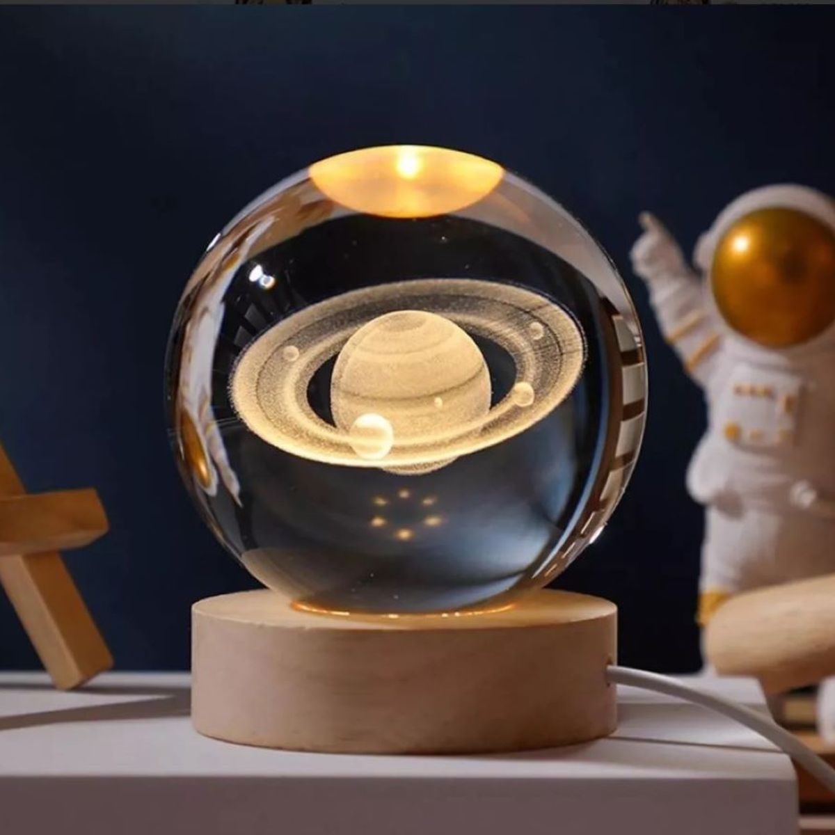 ZHOPI CO - Lampara Nocturna 3d Bola De Cristal Saturno Con Base Madera