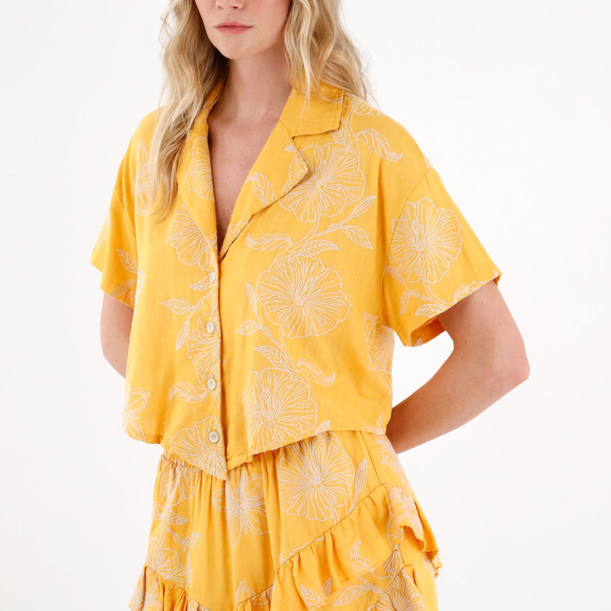 TENNIS - Camisa amarilla con bordado de flores para mujer