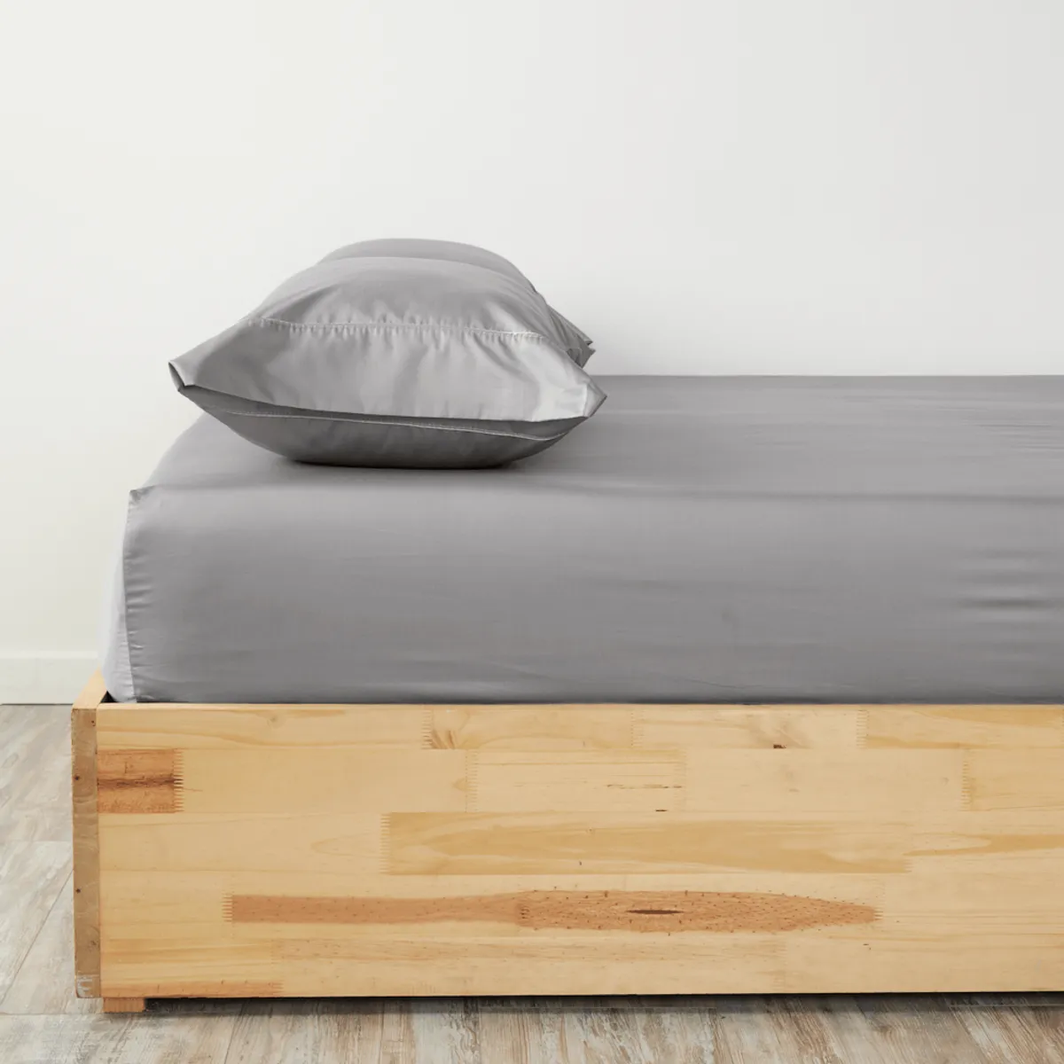 DISTRIHOGAR - Sábana Ajustable Más Fundas 300 Hilos Gris Queen