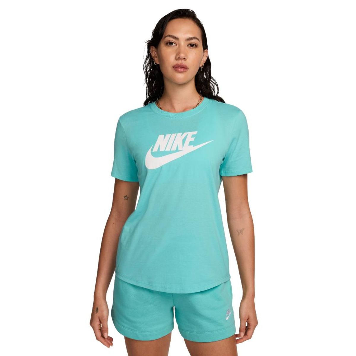 NIKE - Camiseta Nike Sportswear Essentials Mujer-Celeste