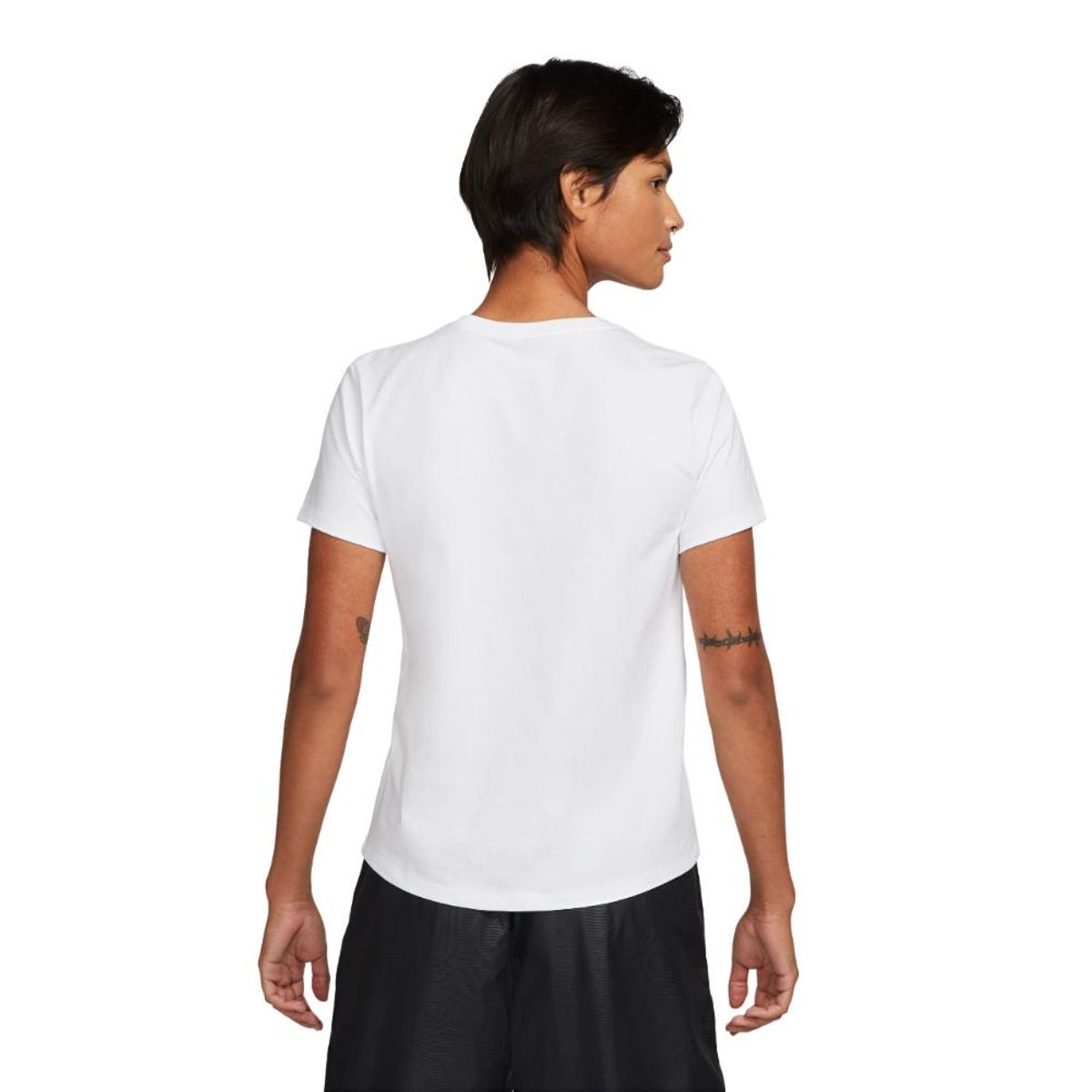 NIKE - Camiseta Nike Sportswear Essentials Mujer-Blanco