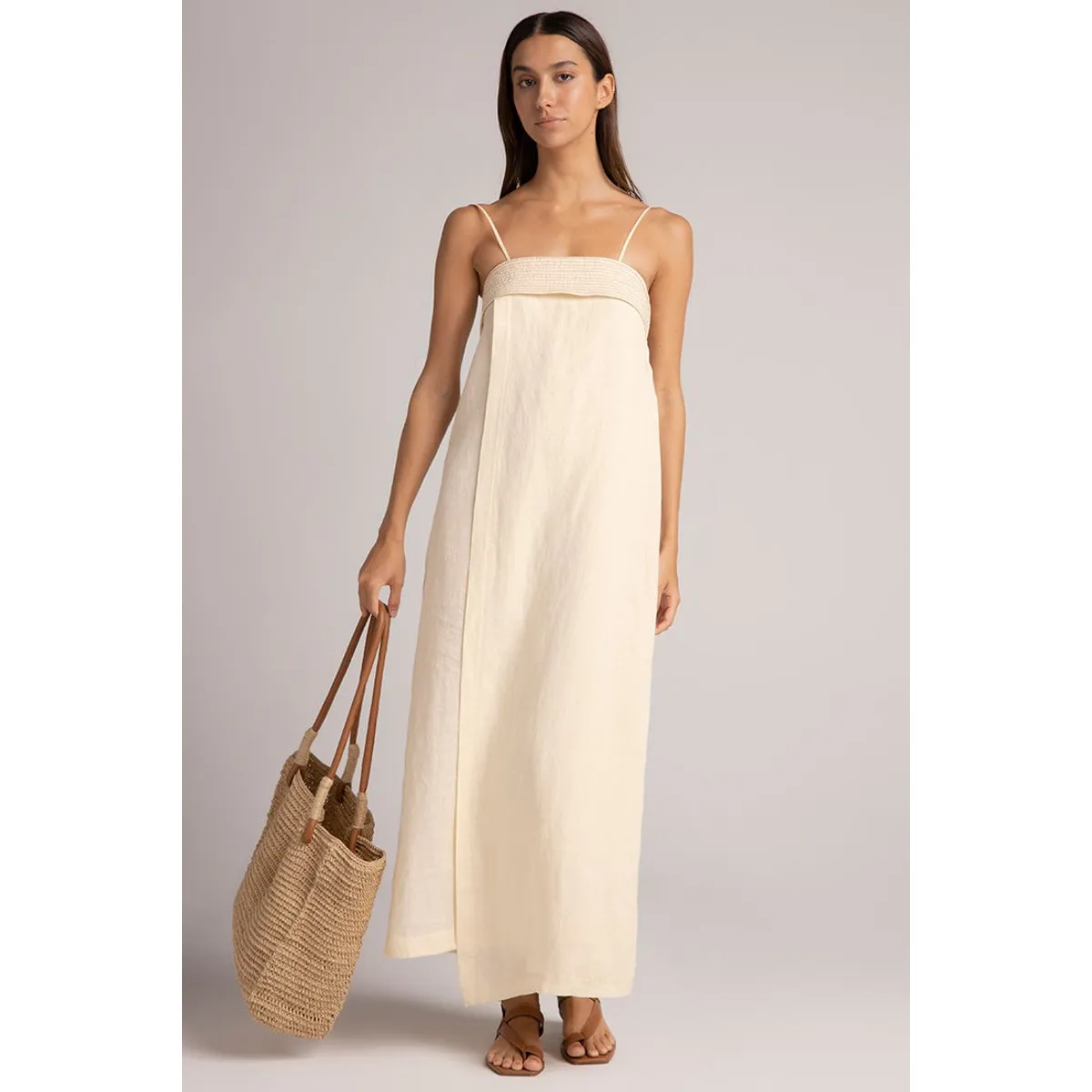 TOUCHE BALNEAIRE - Vestido recto cruzado con pespuntes en contraste en escote