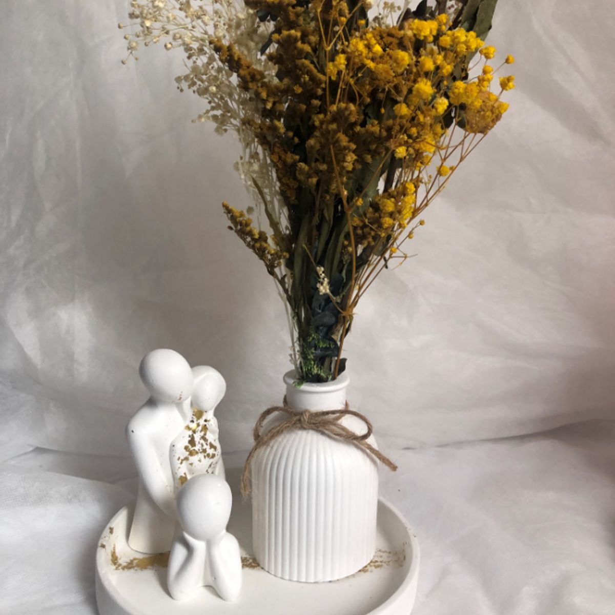 DECORACIONES ALE Y GABI - Jarron Base Flores y Adornos Familia Mari 5 piezas decorativas