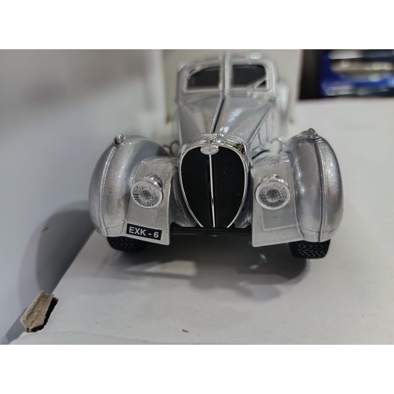 BURAGO - BUGATTI ATLANTIC PLATEADO