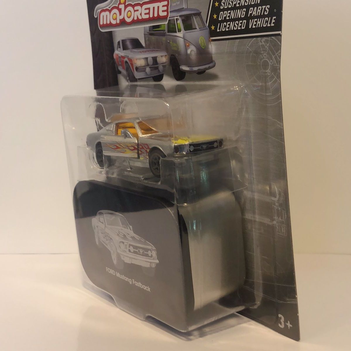 FORD - Ford Mustang Fastback Majorette Escala 164 Metal Series