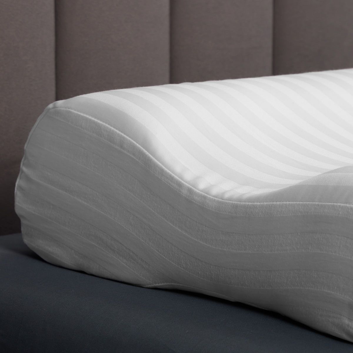 DISTRIHOGAR - Almohada Cervical Sensación Viscoelástica 40 x 60 cm