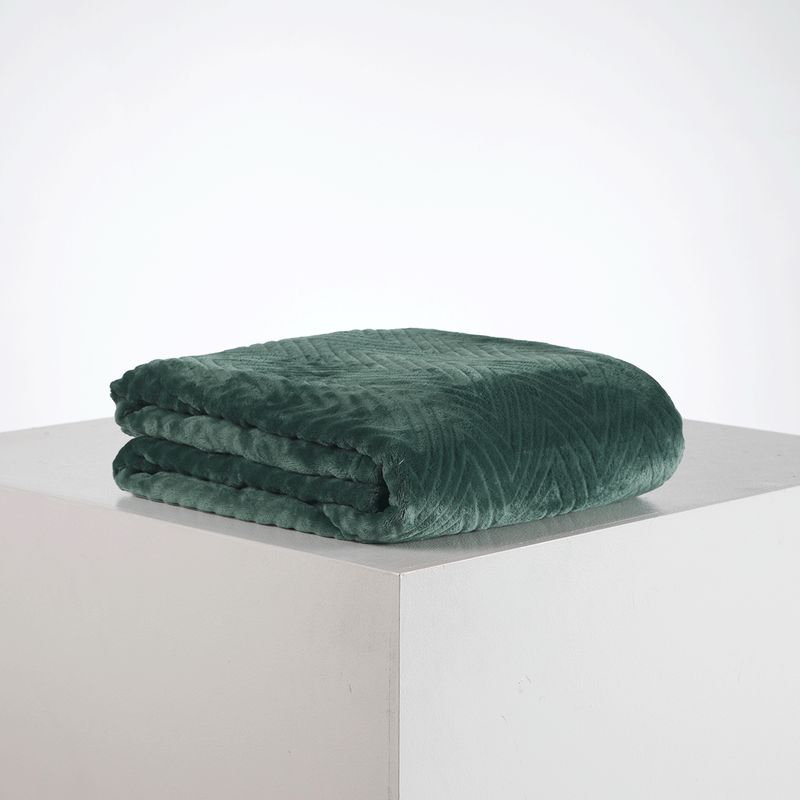 DISTRIHOGAR - Cobija Flannel Fleece 250 gr Chevron Verde Pino 140 x 200 cm