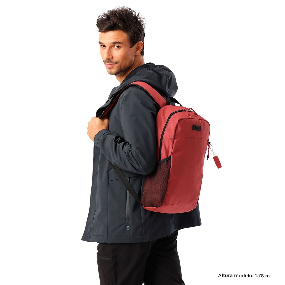 TOTTO - Morral Universitario Rocky 20 Lt Porta PC 13" Rojo Hombre