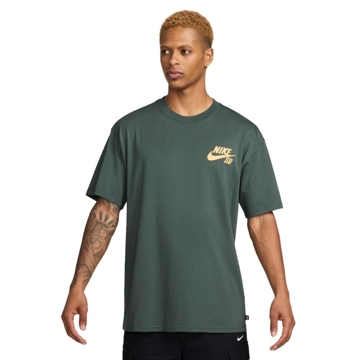 NIKE - Camiseta Nike Sb T Shirt-Verde/Dorado