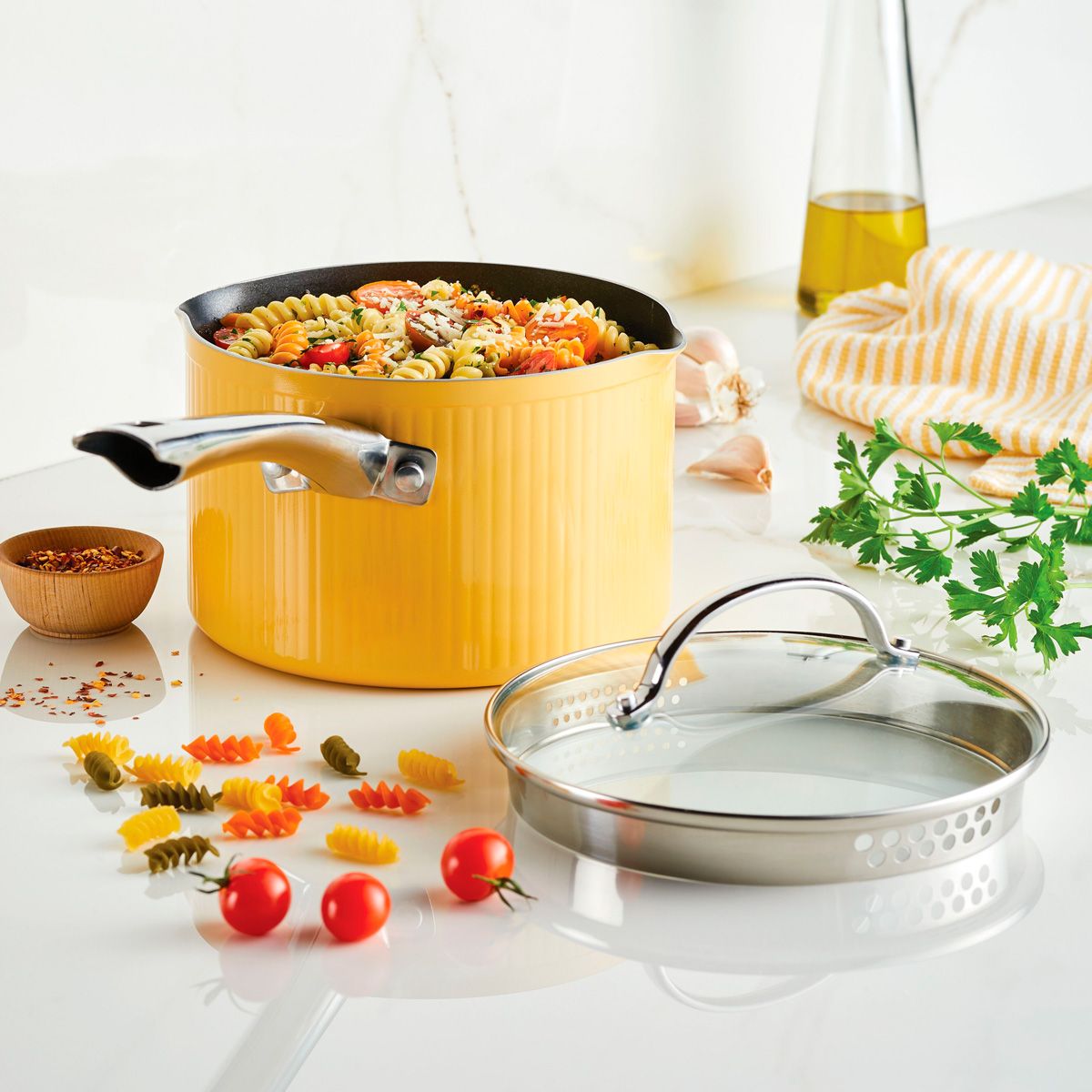 FARBERWARE - Perol antiadherente 18cm con tapa Farberware amarillo