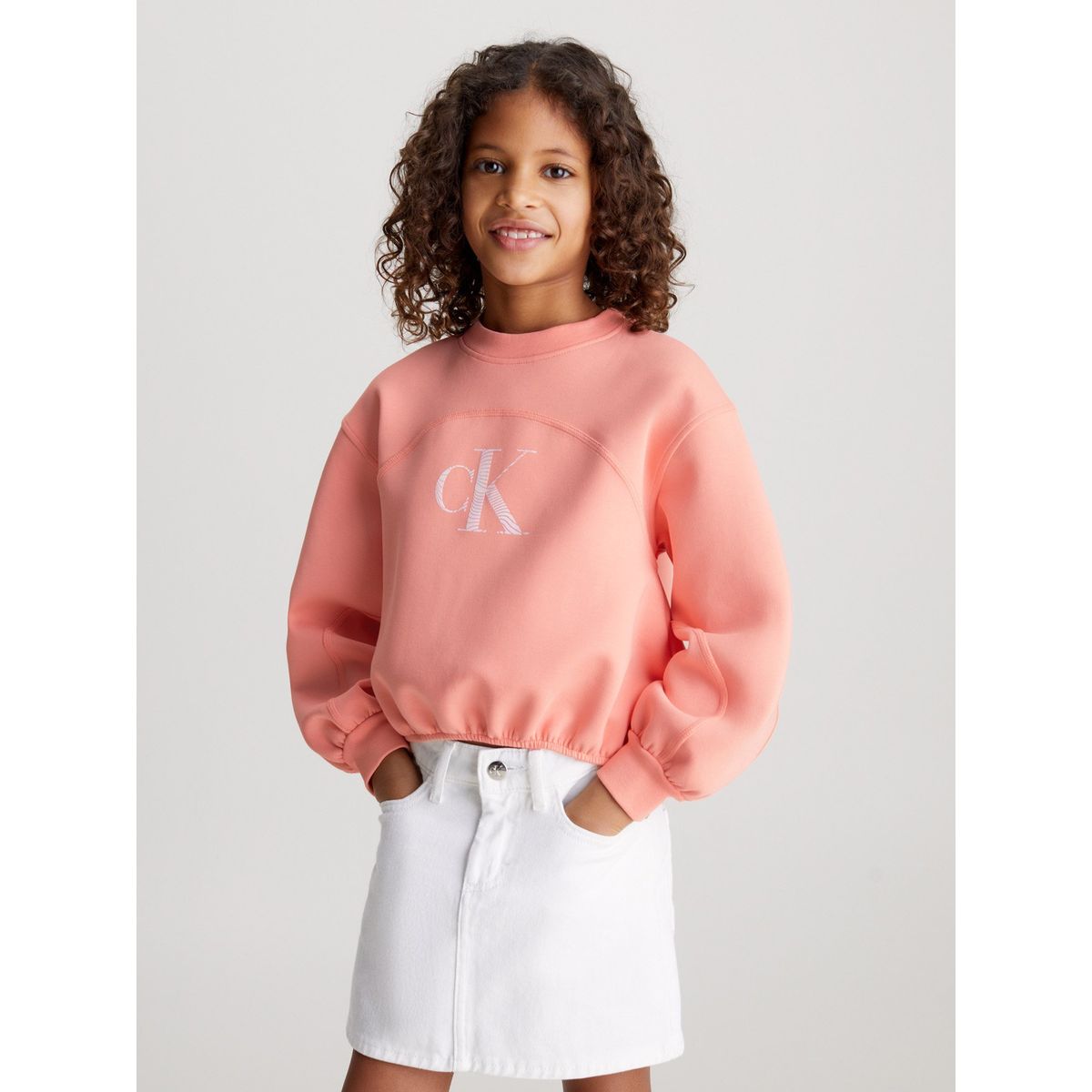 CALVIN KLEIN - Suéter rosado boxy con monograma para niña