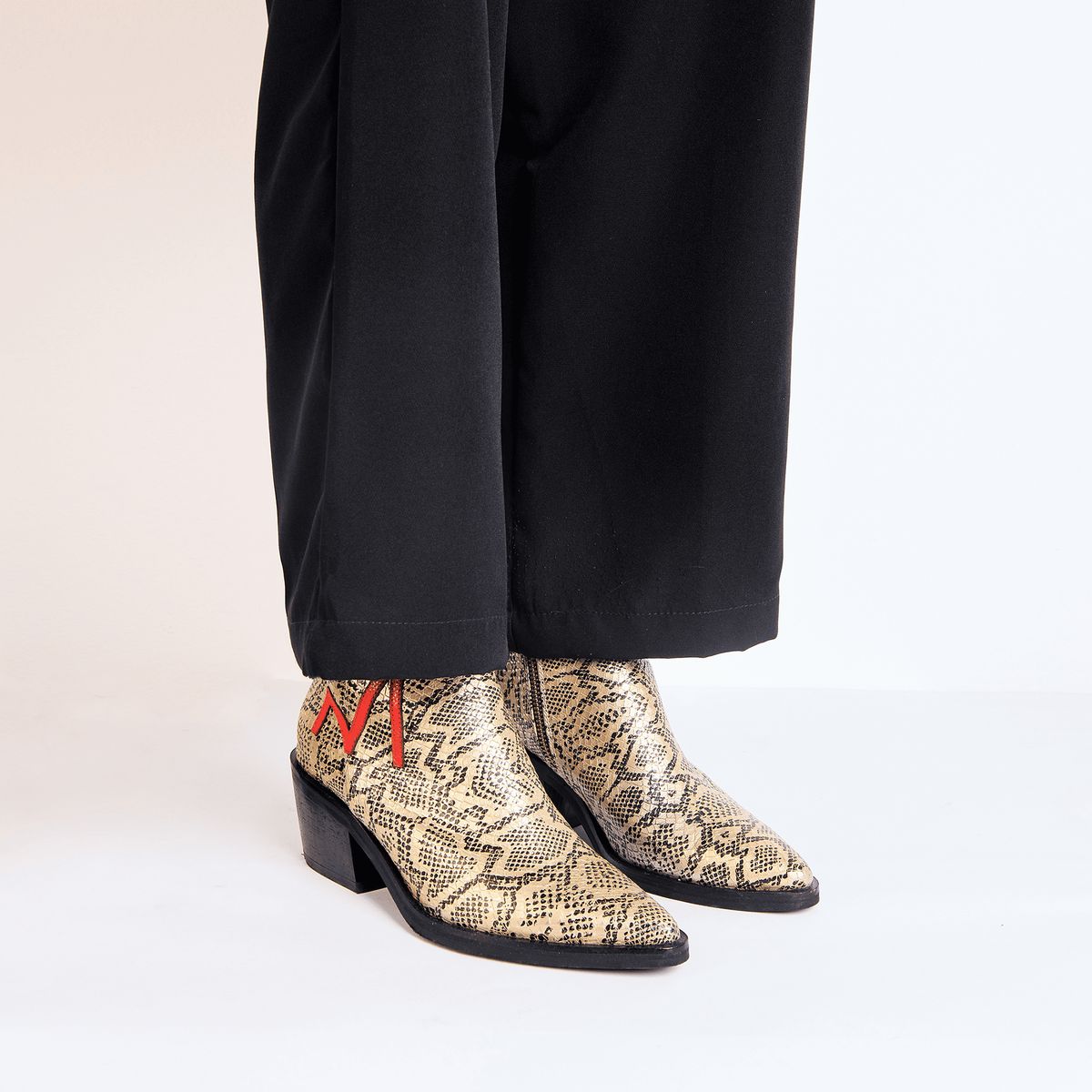 ABELA - Botines Regina Miranda - Cuero Animal Print - Diseño Botines Miranda