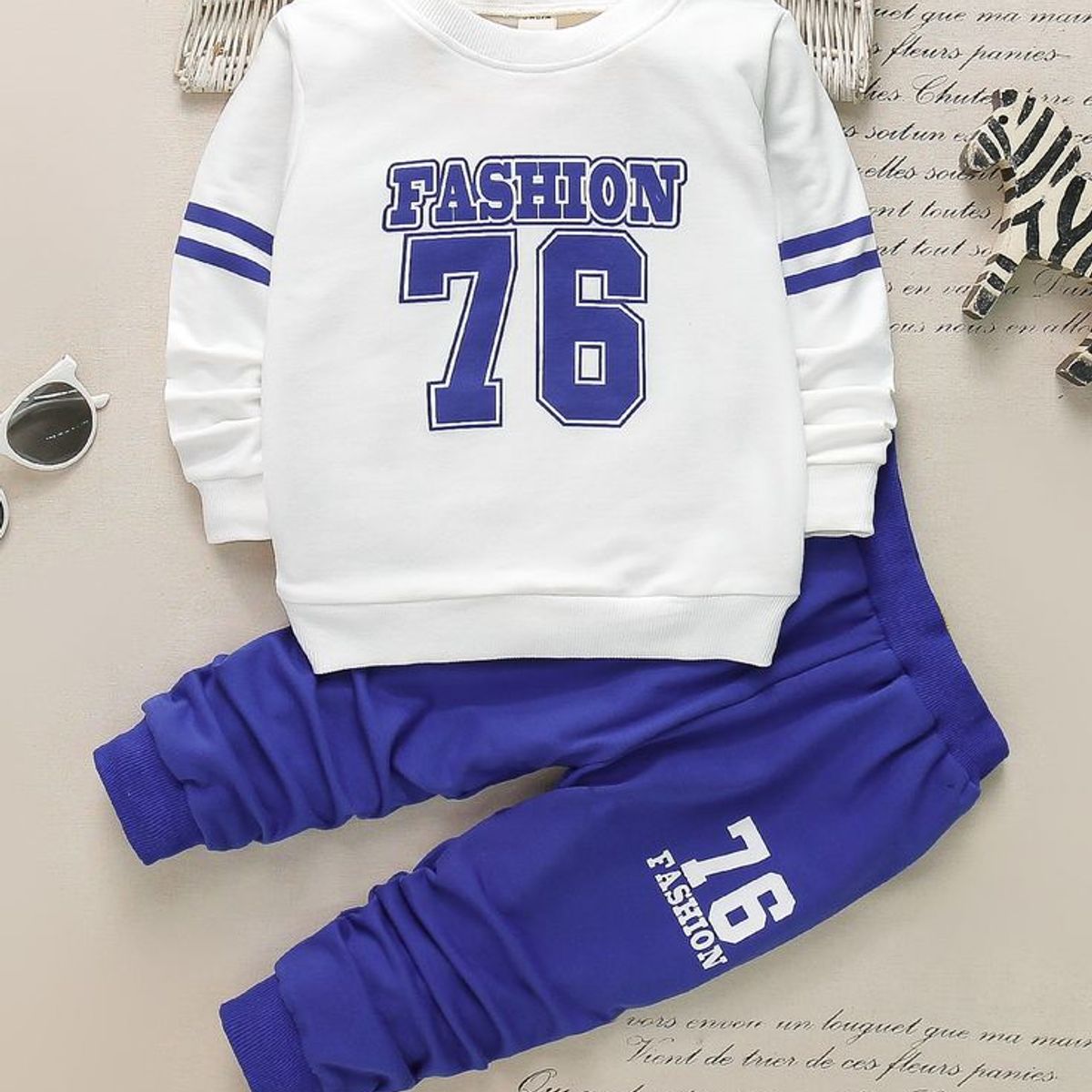 URBAN PLUS - conjunto niño buzo y pantalon 76 blanco con azul