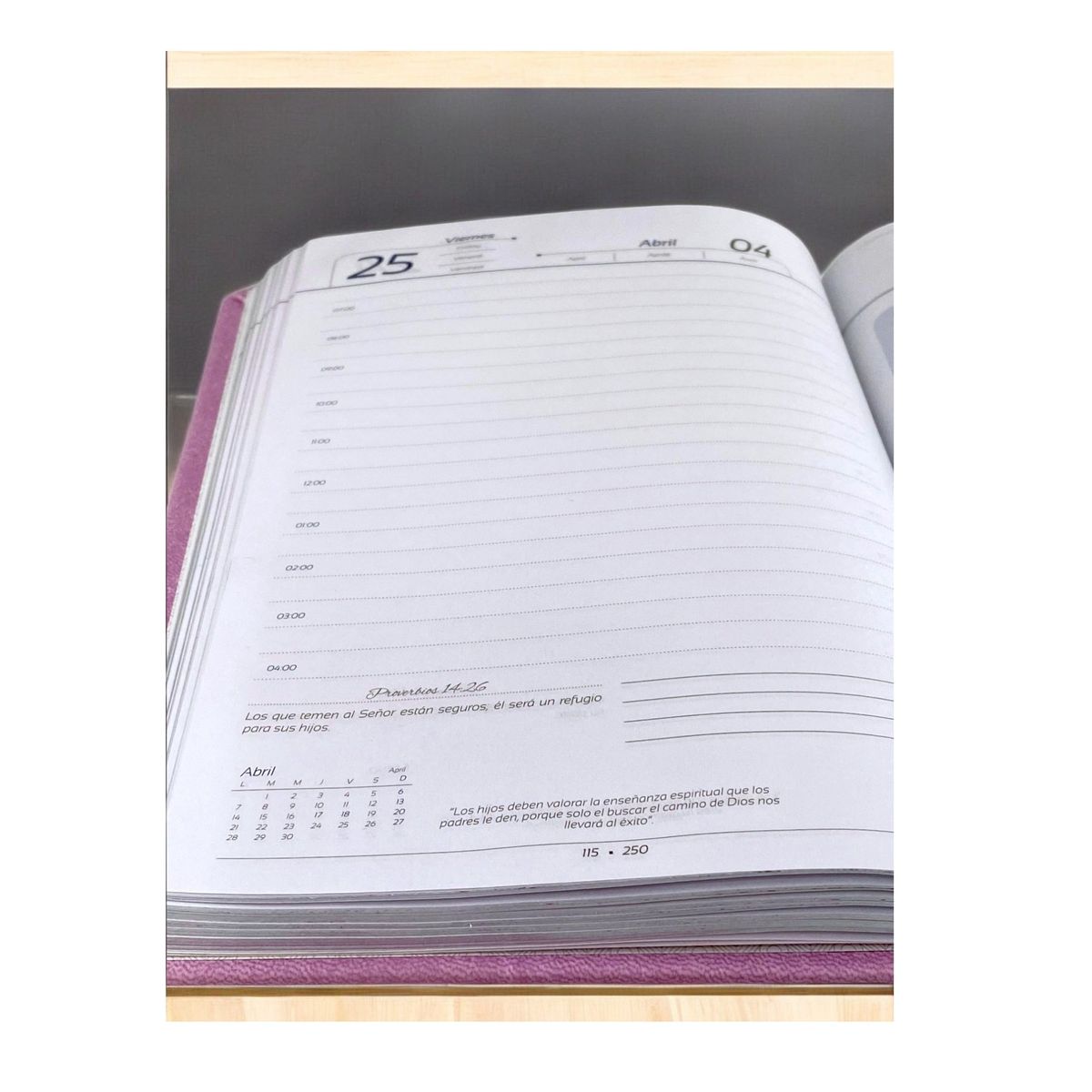 SCRIBE - Agenda Bíblica 2025 Canto Plateado, Color Azul Oscuro