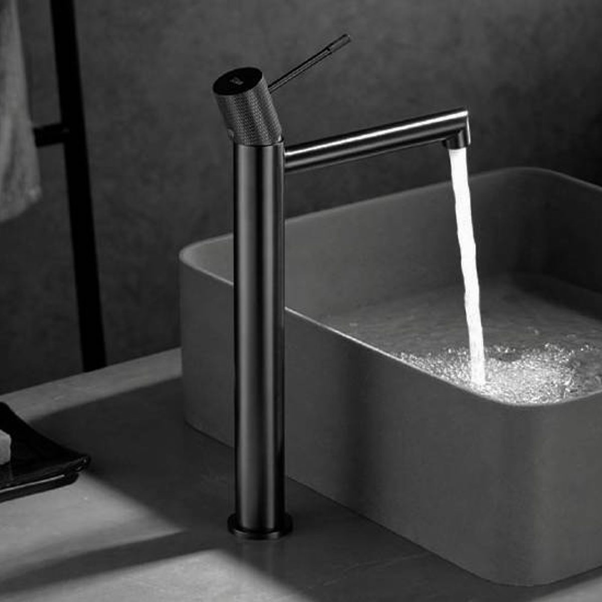 GENERICO - Griferia Lavamanos Mezcladora Pico Largo Vessel Negro Tames