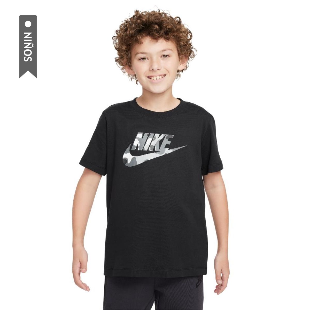 NIKE - Camiseta Nike K Nsw Tee Club Ssnl Camo Niño-Negro
