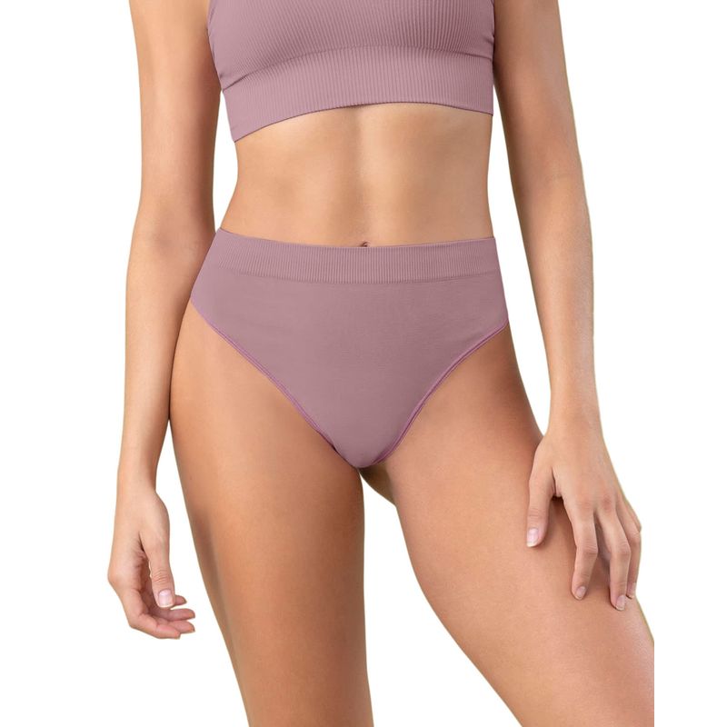 LEONISA - Leonisa Brasilera tiro alto en tecnología seamless