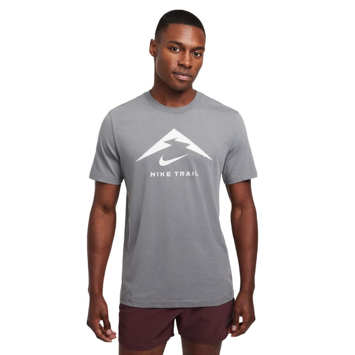 NIKE - Camiseta Nike Dri Fit Tee Trail-Gris