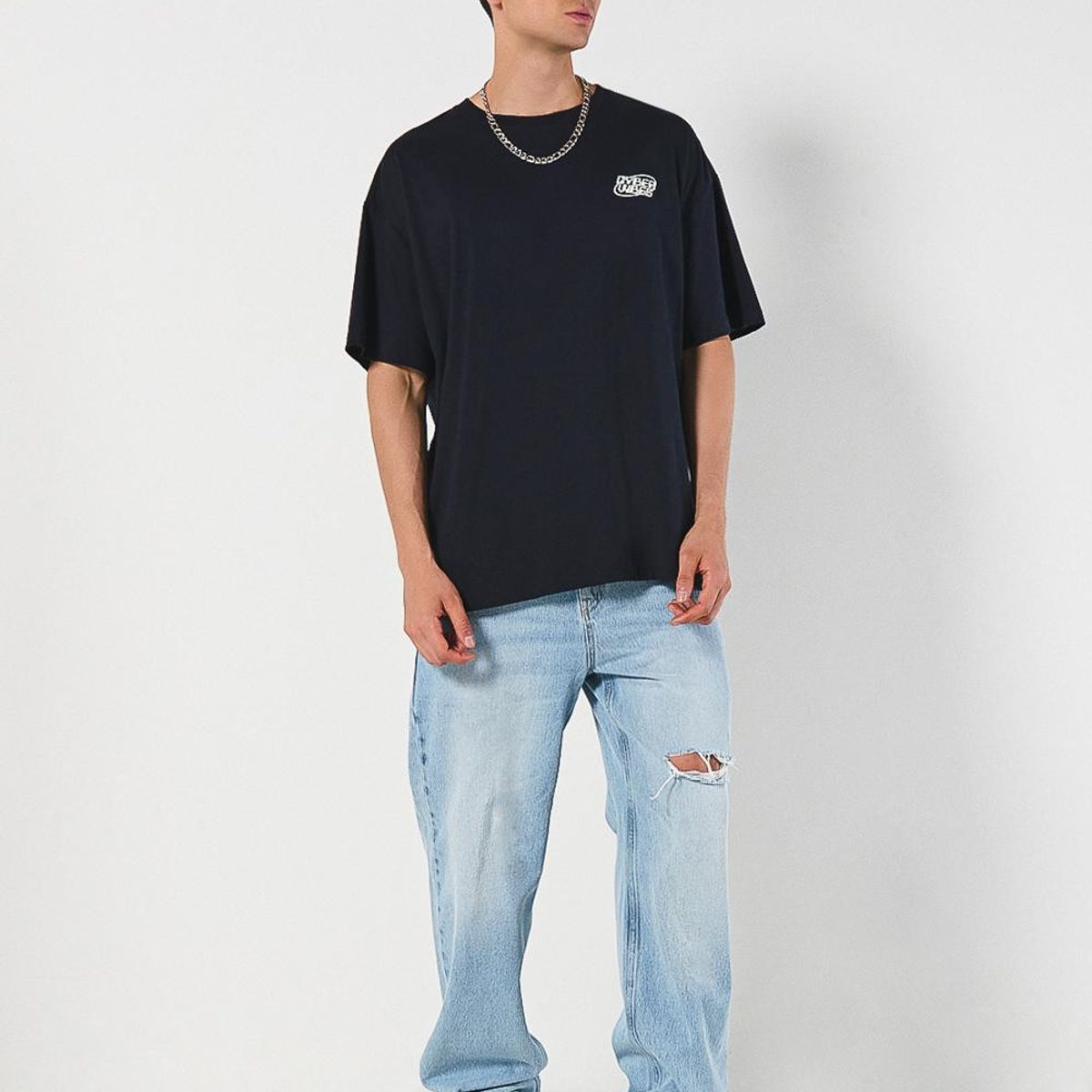 KOAJ - KOAJ Camiseta azul oversize con diseños futuristas y manga  Hombre