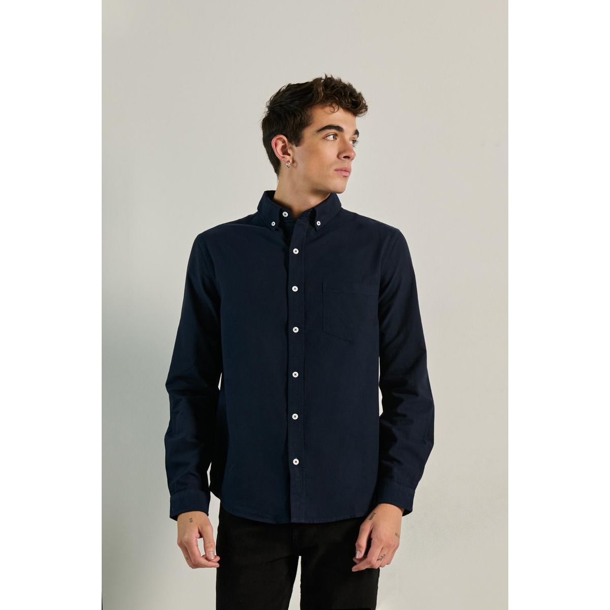 KOAJ - KOAJ Camisa unicolor con cuello button down y manga larga Hombre