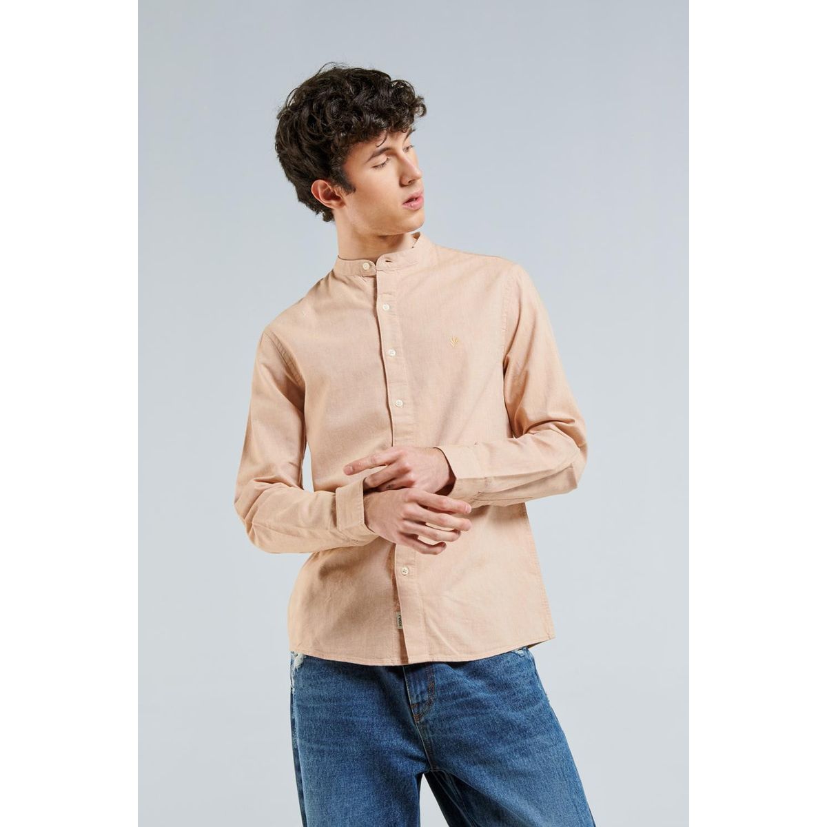 KOAJ - KOAJ Camisa cuello nerú unicolor para hombre, confeccionada en HOMBRE