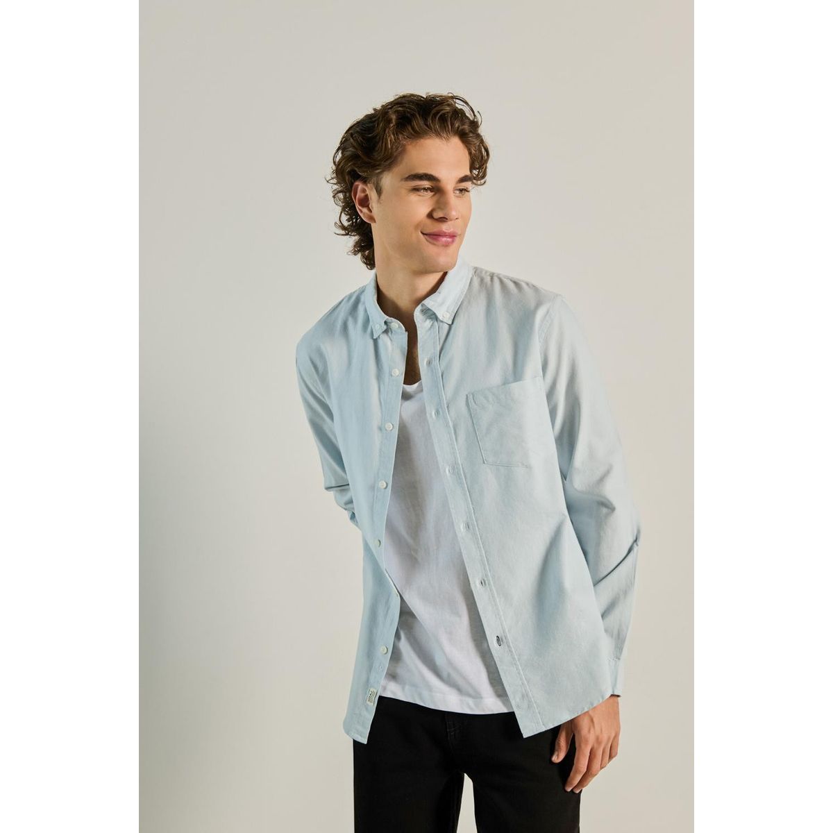 KOAJ - KOAJ Camisa unicolor con cuello button down y manga larga Hombre