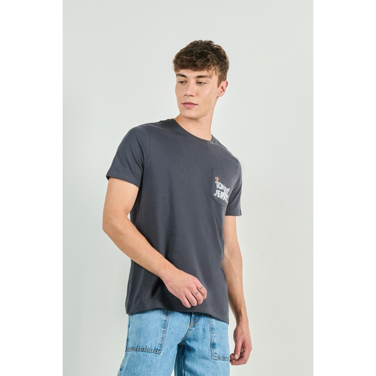 KOAJ - KOAJ Camiseta gris intensa con bolsillo y diseño de Tom y Je Hombre