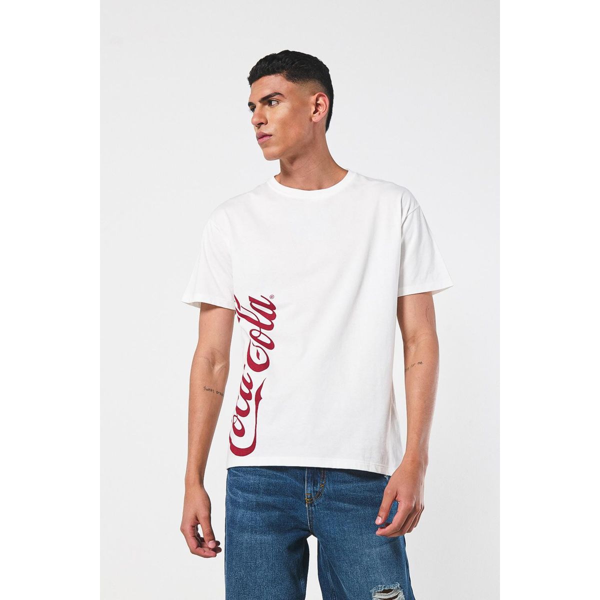 KOAJ - KOAJ Camiseta crema manga corta con diseño rojo de Coca-Col Hombre