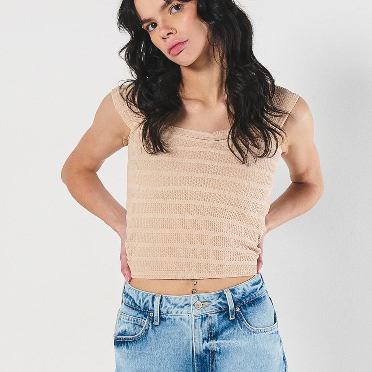 KOAJ - KOAJ Camiseta unicolor con texturas y escote corazón Mujer