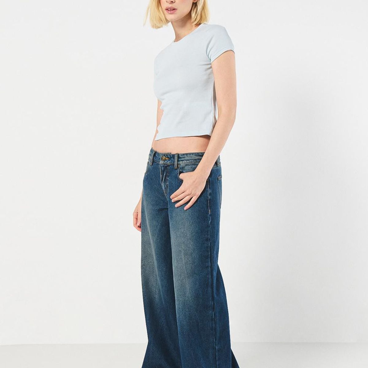 KOAJ - KOAJ Camiseta ajustada azul clara en rib manga corta estamp Mujer