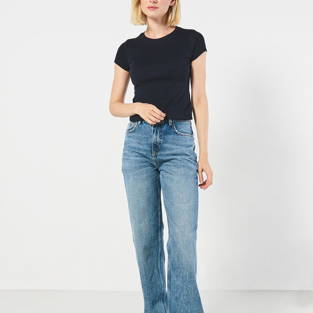 KOAJ - KOAJ Camiseta cuello redondo azul intensa con corte en espa Mujer