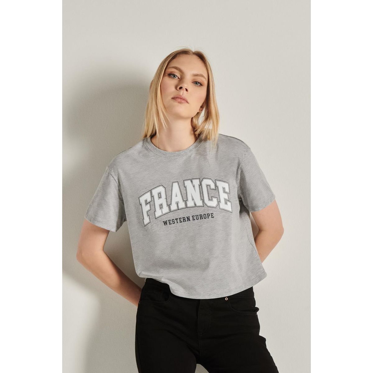 KOAJ - KOAJ Camiseta para mujer de silueta crop top unicolor cuenta Mujer