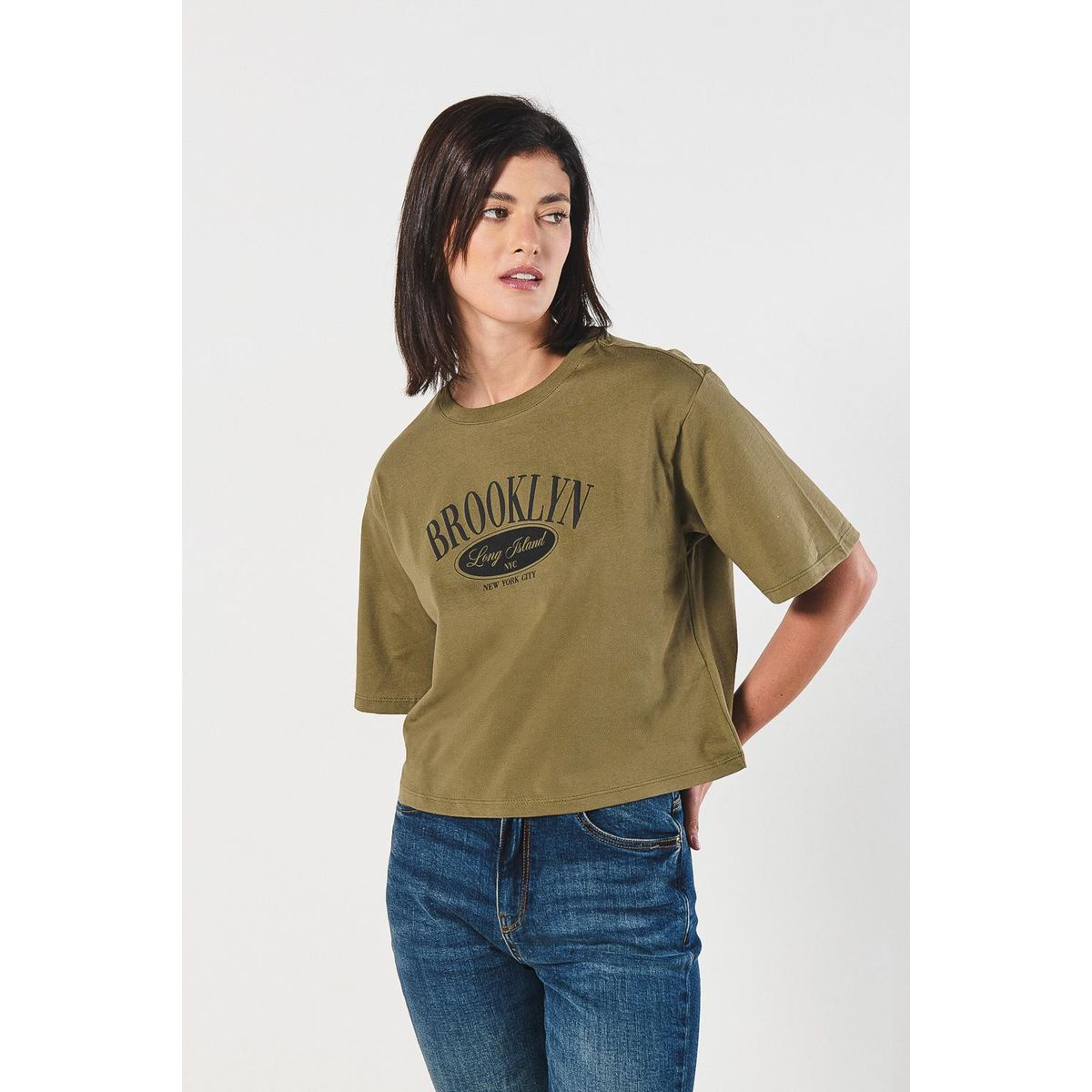 KOAJ - KOAJ Camiseta crop top oversize verde con estampado college Mujer